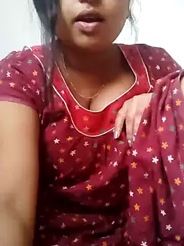 Snapshot of Priya_2222 chatting on 12-16-24, 10:40 Priya 2222 online show from 12-16-24, 10:40
