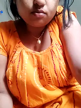 Snapshot of Priya_2222 chatting on 03-02-25, 11:39 Priya 2222 online show from 03-02-25, 11:39