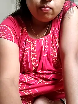 Snapshot of Priya_2222 chatting on 03-07-25, 06:35 Priya 2222 online show from 03-07-25, 06:35