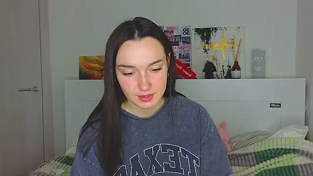 Snapshot of Wild_Sophie_ chatting on 01-03-25, 09:05 Wild Sophie online show from 01-03-25, 09:05