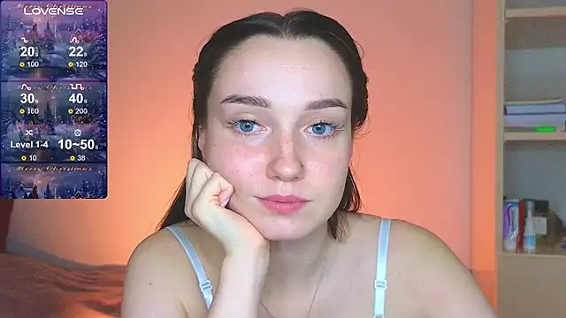 Snapshot of Wild_Sophie_ chatting on 01-18-25, 09:45 Wild Sophie online show from 01-18-25, 09:45