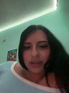 Snapshot of Hilary_pinkk chatting on 01-03-25, 04:33 Hilary pinkk online show from 01-03-25, 04:33