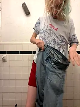 tallnerdyguy online show from 10-06-25, 09:23