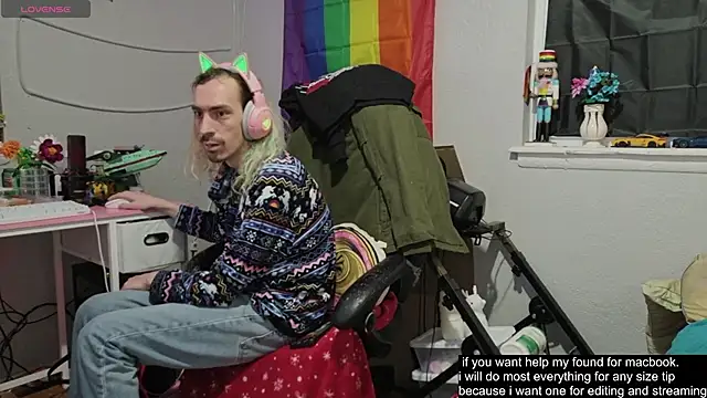 tallnerdyguy online show from 10-21-25, 01:06