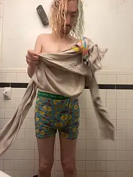 tallnerdyguy online show from 10-26-25, 09:53