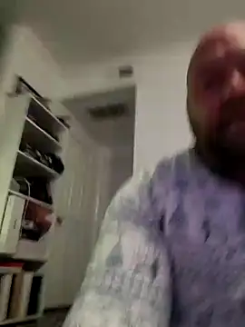 Snapshot of Strong_Bear89 chatting on 12-24-24, 04:11 Strong Bear89 online show from 12-24-24, 04:11