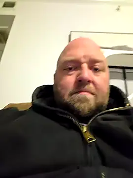 Snapshot of Strong_Bear89 chatting on 02-11-25, 01:51 Strong Bear89 online show from 02-11-25, 01:51