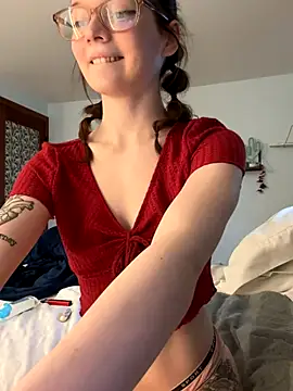 Snapshot of dreamteemergirl chatting on 11-03-25, 06:53 dreamteemergirl online show from 11-03-25, 06:53