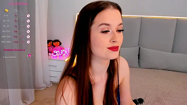 Snapshot of Emeli_Love chatting on 01-06-25, 05:41 Emeli Love online show from 01-06-25, 05:41