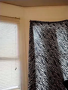 Snapshot of ivylee31 chatting on 02-07-25, 10:20 ivylee31 online show from 02-07-25, 10:20