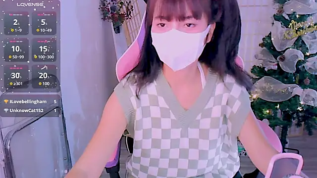 Snapshot of desiregirl69 chatting on 12-11-24, 02:54 desiregirl69 online show from 12-11-24, 02:54