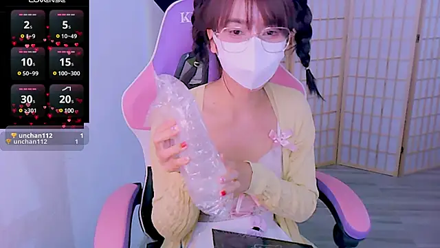 Snapshot of desiregirl69 chatting on 01-22-25, 03:07 desiregirl69 online show from 01-22-25, 03:07