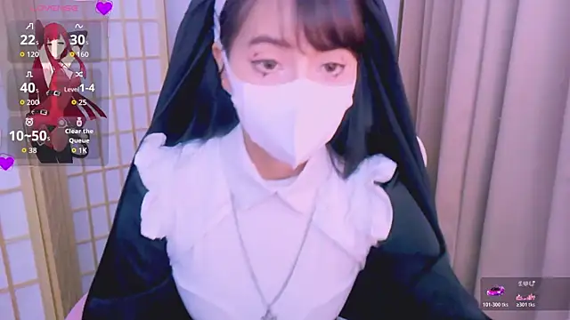 Snapshot of desiregirl69 chatting on 10-31-25, 03:13 desiregirl69 online show from 10-31-25, 03:13