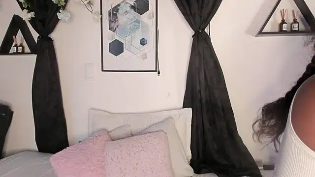 Khenta Michells online show from 04-09-26, 10:20