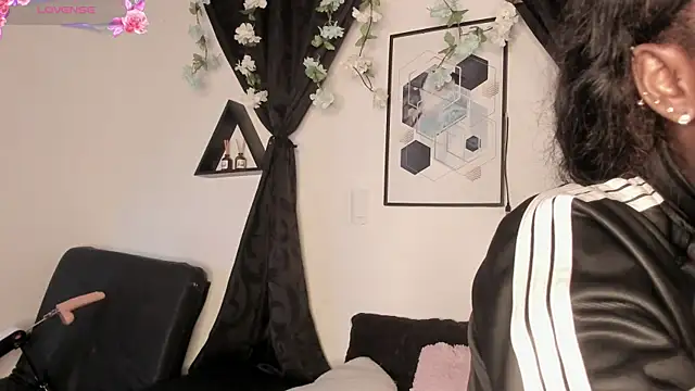 Khenta Michells online show from 04-29-26, 10:52