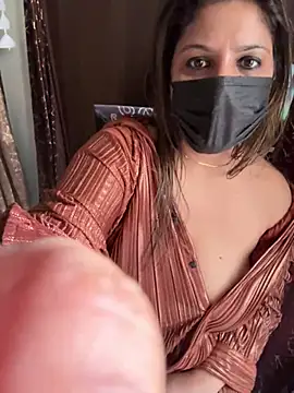 Snapshot of Reena_Darlinggg chatting on 01-13-25, 10:03 Reena Darlinggg online show from 01-13-25, 10:03