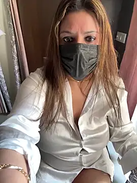 Snapshot of Reena_Darlinggg chatting on 01-24-25, 06:24 Reena Darlinggg online show from 01-24-25, 06:24