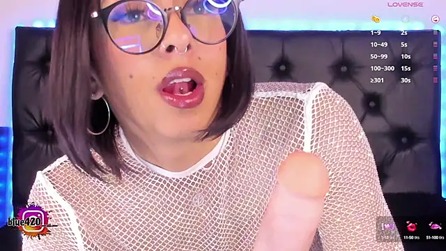 Skyler  blue4 online show from 01-31-25, 12:39