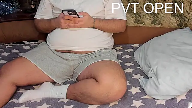 Snapshot of teddy_alan chatting on 02-24-25, 02:04 teddy alan online show from 02-24-25, 02:04