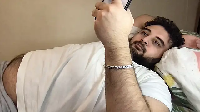 Snapshot of teddy_alan chatting on 10-21-25, 02:29 teddy alan online show from 10-21-25, 02:29