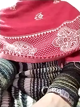 Snapshot of Cute-Ridhima chatting on 01-07-25, 03:44 Cute-Ridhima online show from 01-07-25, 03:44