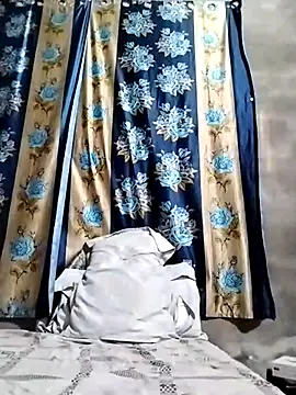 Snapshot of Cute-Ridhima chatting on 02-03-25, 11:42 Cute-Ridhima online show from 02-03-25, 11:42