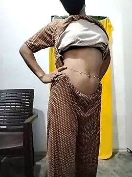 Snapshot of Cute-Ridhima chatting on 10-15-25, 04:18 Cute-Ridhima online show from 10-15-25, 04:18