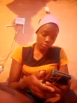 QUEEN-NAIMA online show from 09-17-25, 09:22