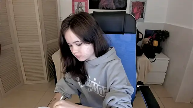 Elainebeness online show from 09-30-25, 08:14