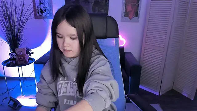 Elainebeness online show from 11-27-25, 11:29