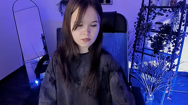 Elainebeness online show from 04-15-26, 10:32