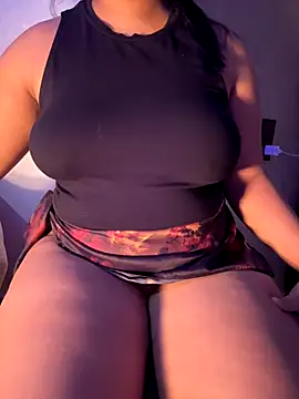 Snapshot of GLamouur chatting on 12-06-24, 05:33 GLamouur online show from 12-06-24, 05:33