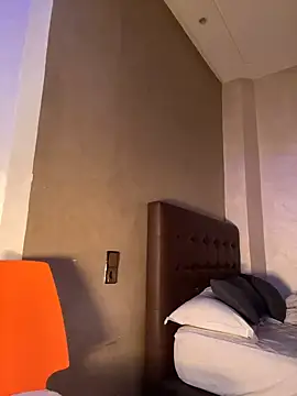 Snapshot of GLamouur chatting on 12-14-24, 09:45 GLamouur online show from 12-14-24, 09:45