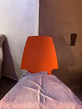 Snapshot of GLamouur chatting on 12-24-24, 08:00 GLamouur online show from 12-24-24, 08:00