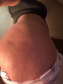 Snapshot of GLamouur chatting on 02-02-25, 04:32 GLamouur online show from 02-02-25, 04:32