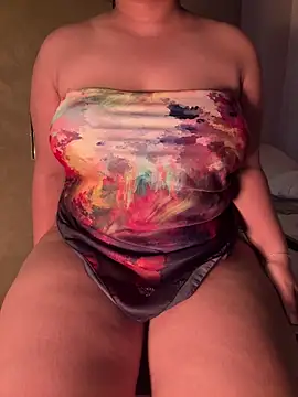 Snapshot of GLamouur chatting on 03-11-25, 12:44 GLamouur online show from 03-11-25, 12:44