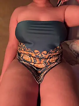 Snapshot of GLamouur chatting on 03-15-25, 10:22 GLamouur online show from 03-15-25, 10:22