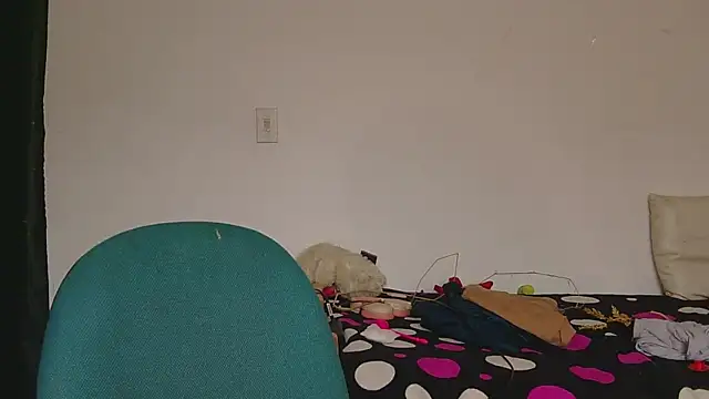 Miss oliviaa online show from 01-04-25, 07:44