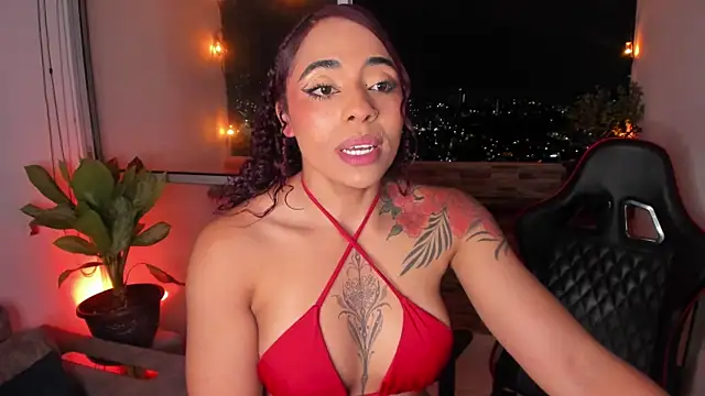 Snapshot of emilyfitness chatting on 12-16-24, 06:10 emilyfitness online show from 12-16-24, 06:10