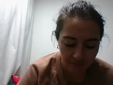 Snapshot of _karlie_kloss_ chatting on 12-27-24, 11:10 karlie kloss online show from 12-27-24, 11:10