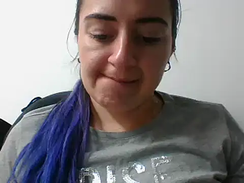 Snapshot of _karlie_kloss_ chatting on 02-13-25, 12:35 karlie kloss online show from 02-13-25, 12:35