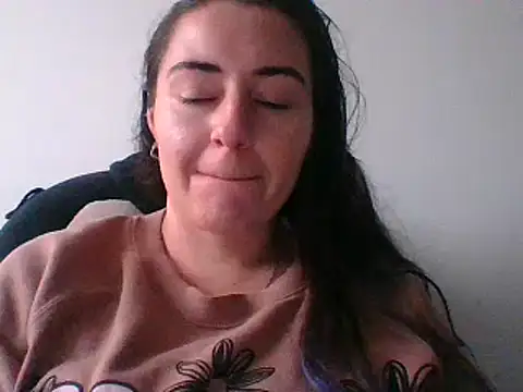 Snapshot of _karlie_kloss_ chatting on 02-13-25, 08:03 karlie kloss online show from 02-13-25, 08:03