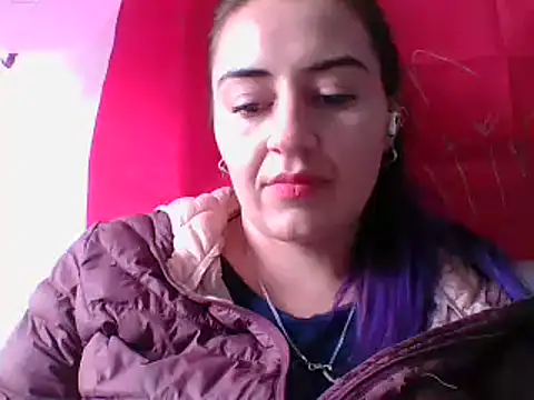 Snapshot of _karlie_kloss_ chatting on 02-23-25, 06:45 karlie kloss online show from 02-23-25, 06:45