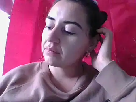 Snapshot of _karlie_kloss_ chatting on 03-04-25, 07:01 karlie kloss online show from 03-04-25, 07:01