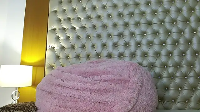 Snapshot of MegannMyerss chatting on 03-05-25, 08:21 MegannMyerss online show from 03-05-25, 08:21