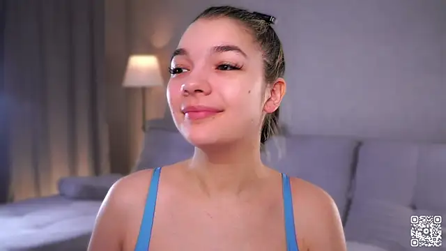 Snapshot of VeronaAppleberry chatting on 02-11-25, 01:10 VeronaAppleberry online show from 02-11-25, 01:10