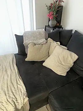 IntiMia online show from 03-05-26, 08:10