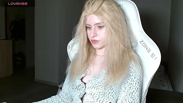 LizaKisses online show from 02-13-26, 03:30