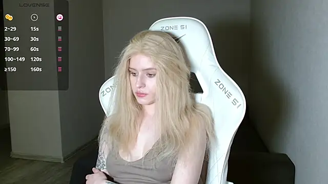 LizaKisses online show from 02-19-26, 01:07