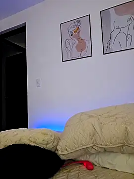 VictoriaEvaans  online show from 02-14-25, 12:51